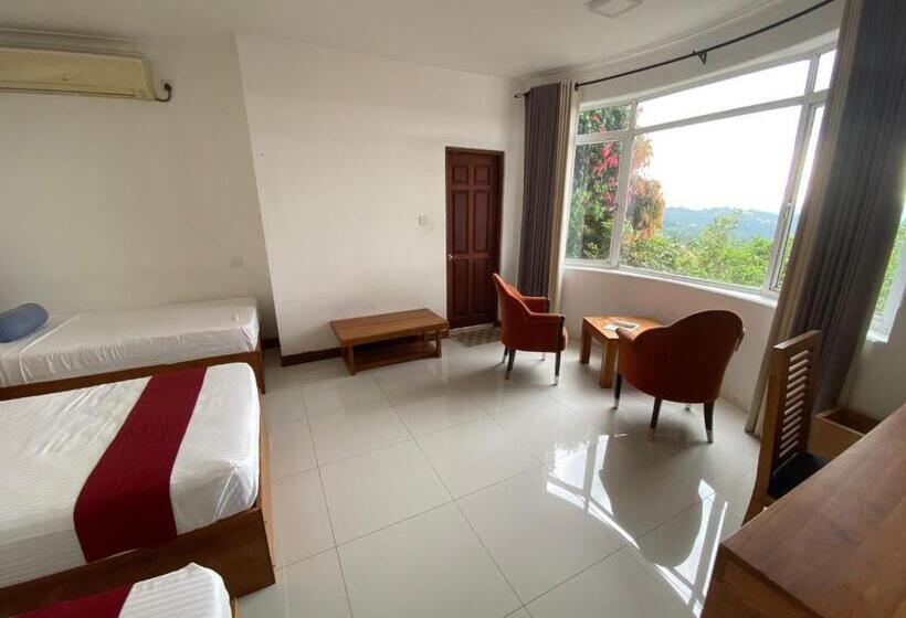Quarto Triplo Estandar, The Heaven's Villa Kandy