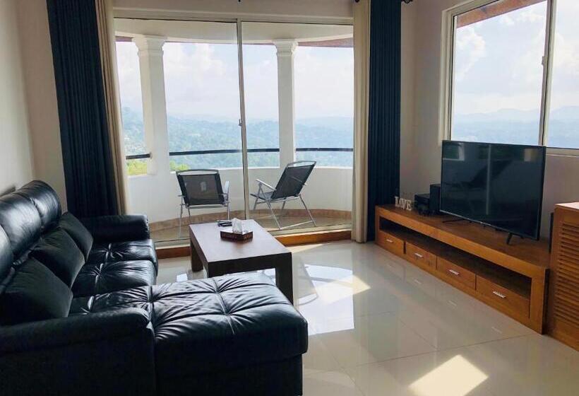 Люкс с Балконом, The Heaven's Villa Kandy