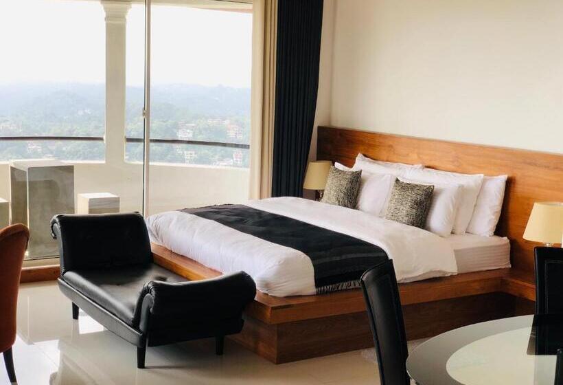 Люкс с Балконом, The Heaven's Villa Kandy