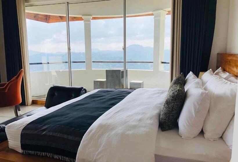 Люкс с Балконом, The Heaven's Villa Kandy