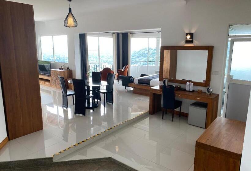 Люкс с Балконом, The Heaven's Villa Kandy