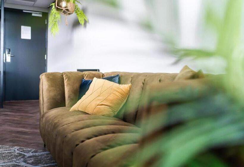 Люкс Deluxe Кровать Кинг, Onderwijshotel De Rooi Pannen Eindhoven
