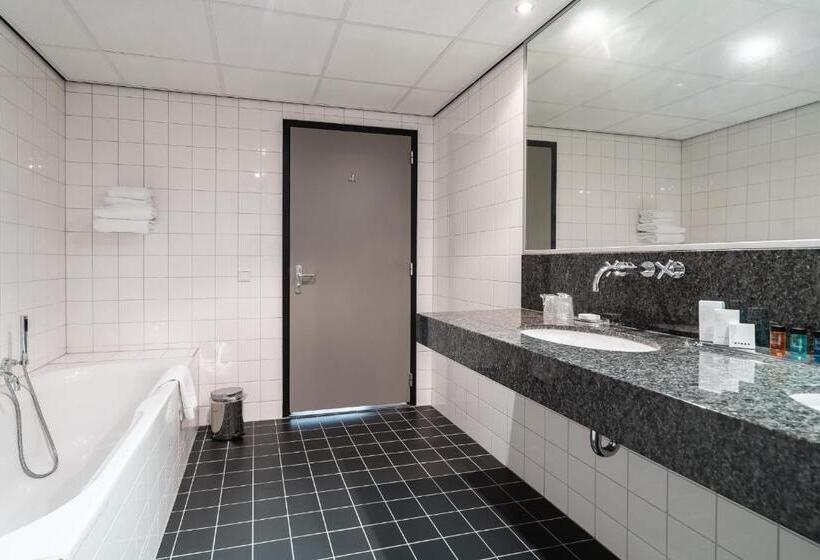 Люкс Deluxe Кровать Кинг, Onderwijshotel De Rooi Pannen Eindhoven