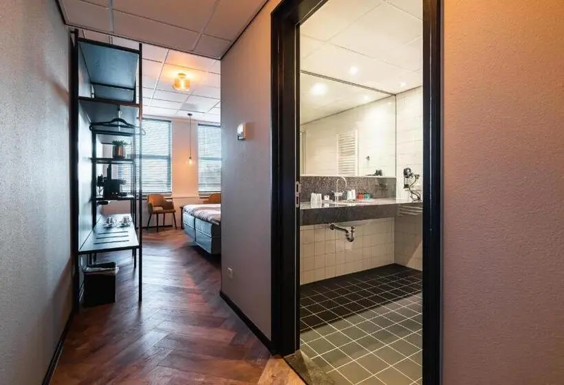 キングサイズベッドのデラックスルーム, Onderwijshotel De Rooi Pannen Eindhoven