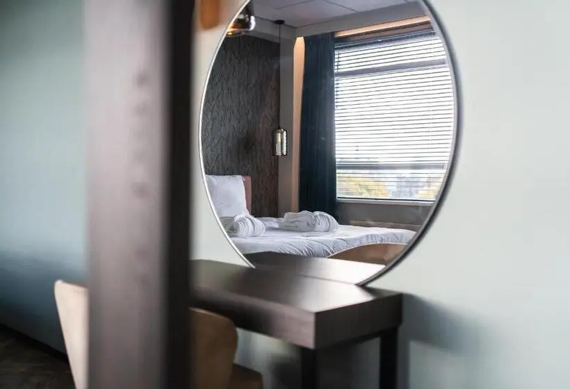 キングサイズベッドのデラックススイート, Onderwijshotel De Rooi Pannen Eindhoven