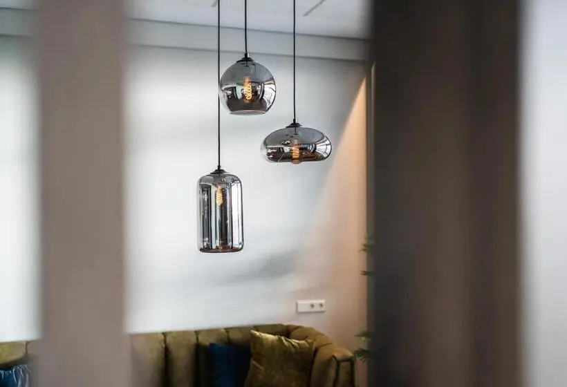キングサイズベッドのデラックススイート, Onderwijshotel De Rooi Pannen Eindhoven