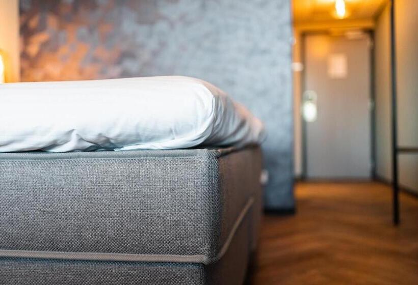 Номер Deluxe Кровать Кинг, Onderwijshotel De Rooi Pannen Eindhoven