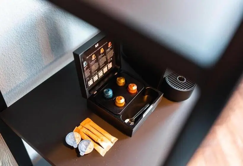 キングサイズベッドのデラックスルーム, Onderwijshotel De Rooi Pannen Eindhoven