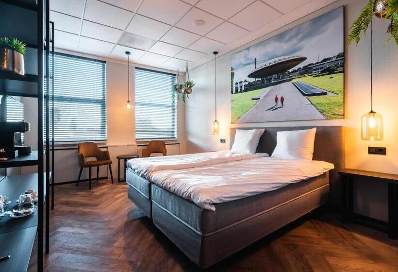 带大床的豪华间, Onderwijshotel De Rooi Pannen Eindhoven