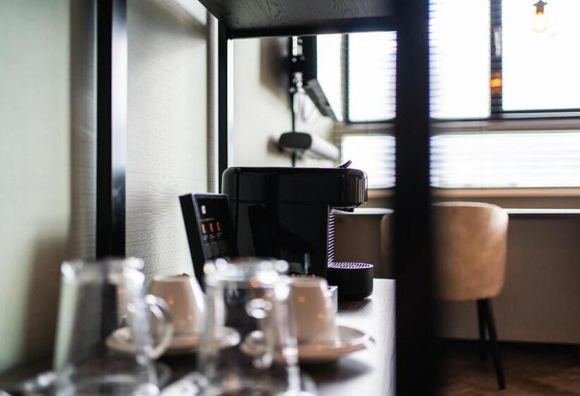 标准间, Onderwijshotel De Rooi Pannen Eindhoven