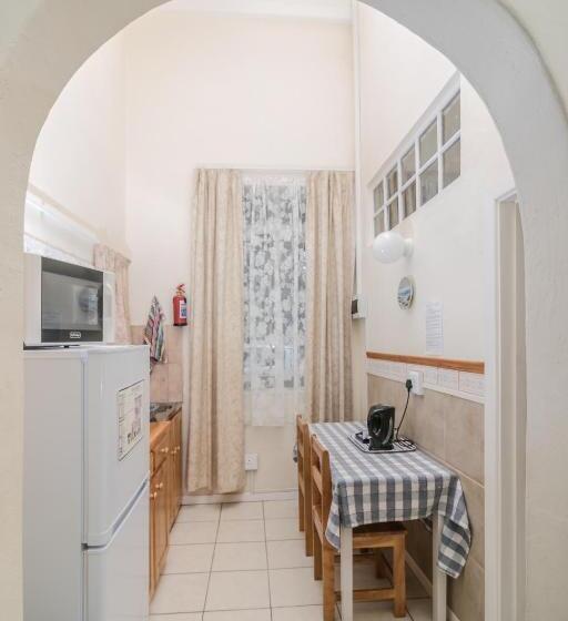 בקתת חדר, Profcon Resort