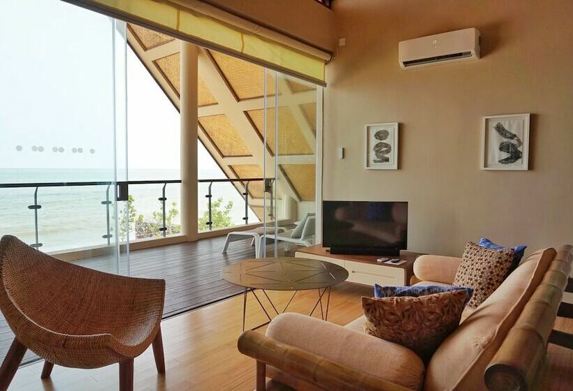 סוויטה נוף לים, The Kasturi