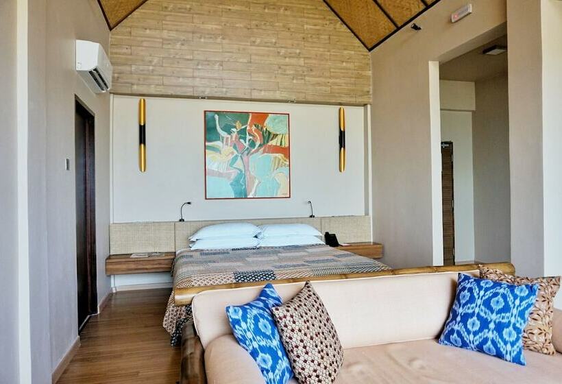 סוויטה נוף לים, The Kasturi