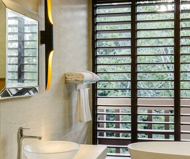 דירת פנטהאוז 2 חדרי שינה, The Kasturi