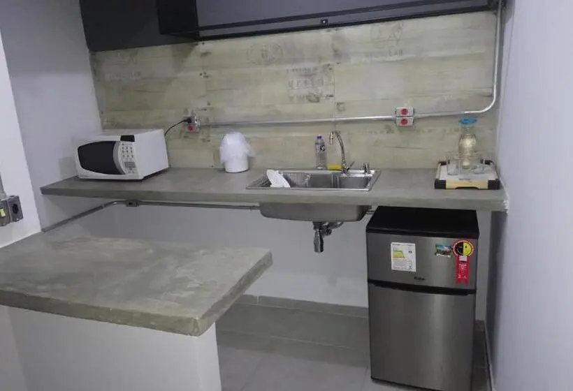 اتاق سوپریور سه تخته, Studio House