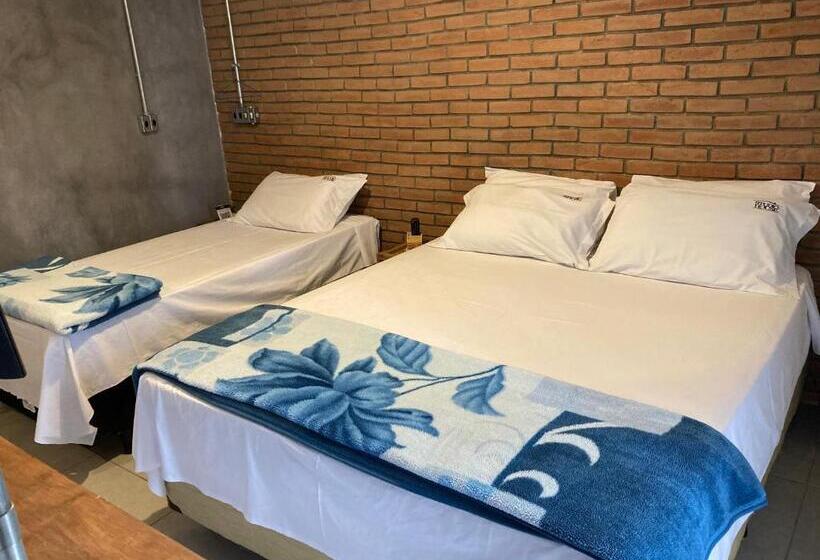 اتاق سوپریور سه تخته, Studio House