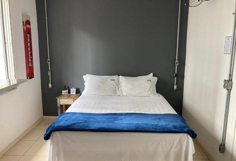 اتاق سوپریور, Studio House