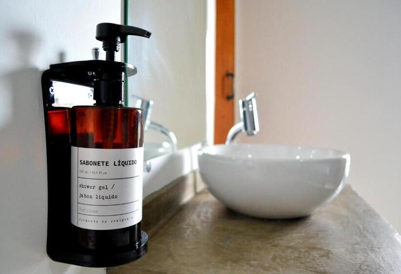 اتاق سوپریور, Studio House