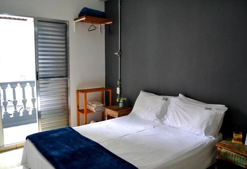 اتاق سوپریور, Studio House