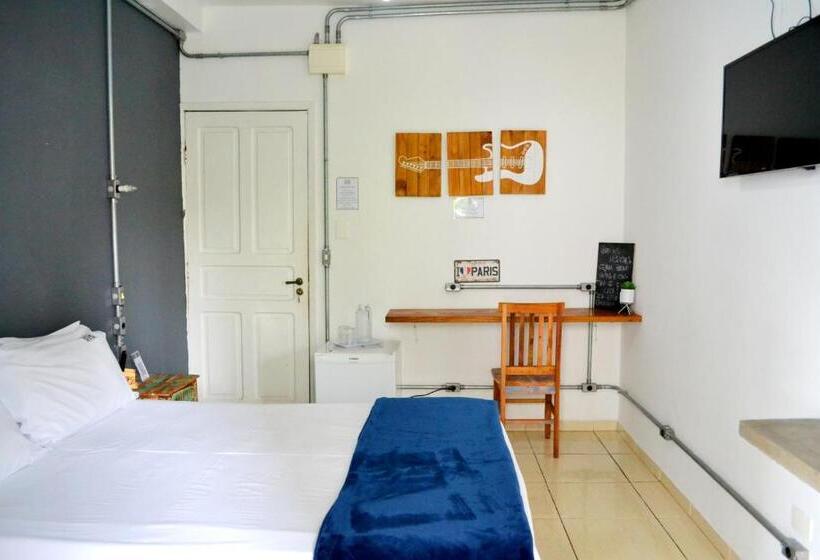 اتاق سوپریور, Studio House