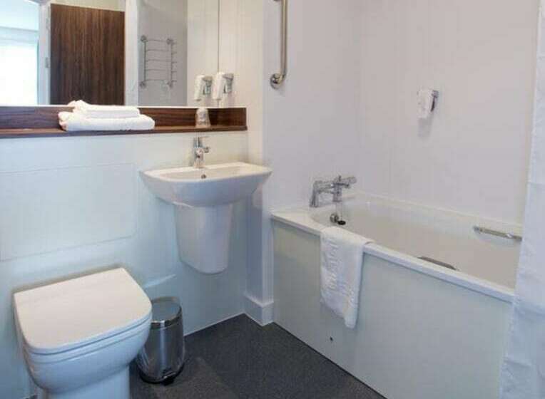 スタンダードルーム, Chain Runner, Livingston By Marston S Inns