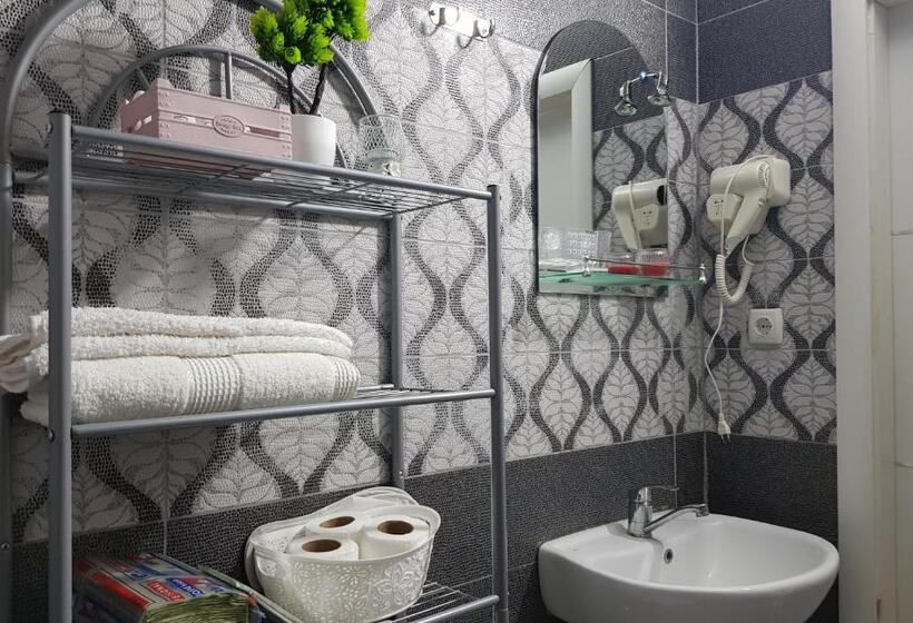 اتاق استاندارد, Kika