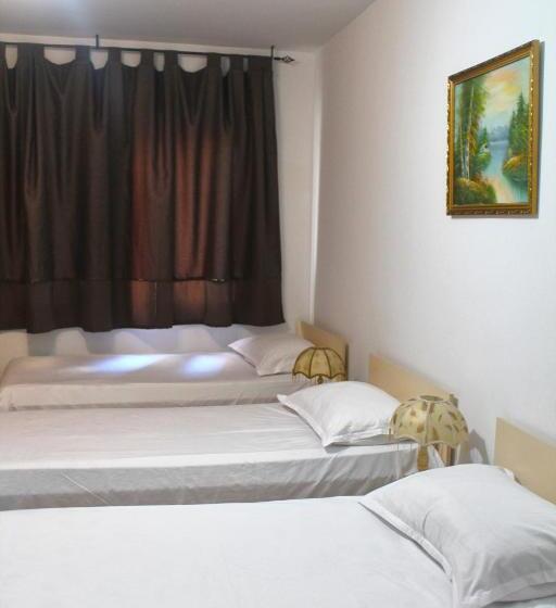 اتاق ساده سه‌ نفره, Kika