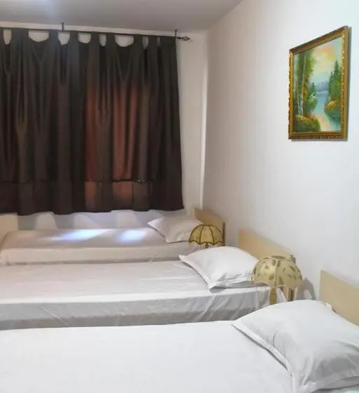 اتاق ساده سه نفره, Kika