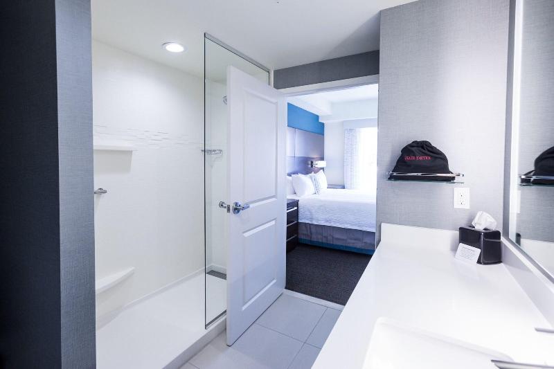 חדר אקונומי, New Century  Amsterdam