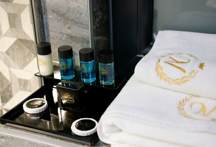 اتاق لوکس, New