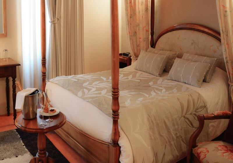 اتاق استاندارد سه نفره, New