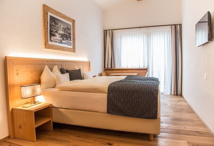 バルコニー付きスタンダードルーム, Sarain Active Mountain Resort