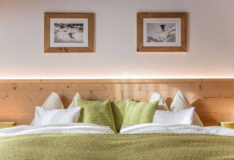 バルコニー付きスタンダードルーム, Sarain Active Mountain Resort