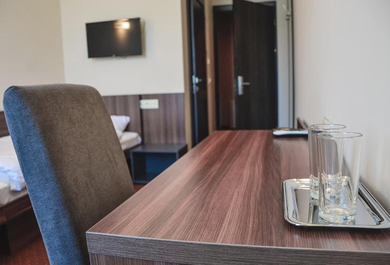 اتاق استاندارد با بالکن, Zinedine Sport