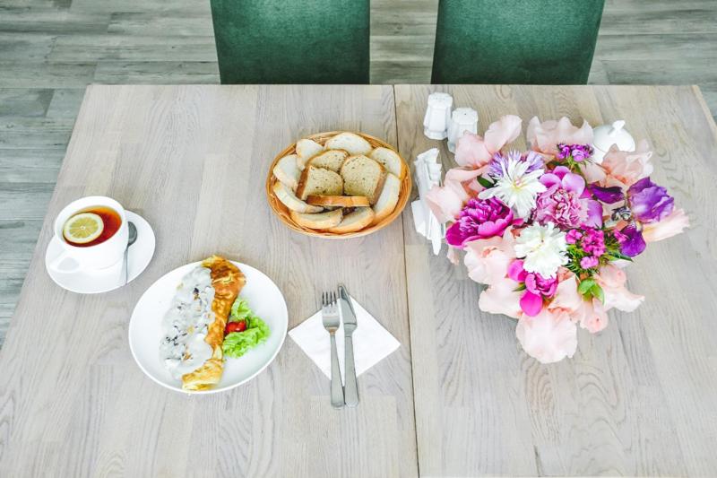 اتاق استاندارد یک تخته با بالکن, Zinedine Sport