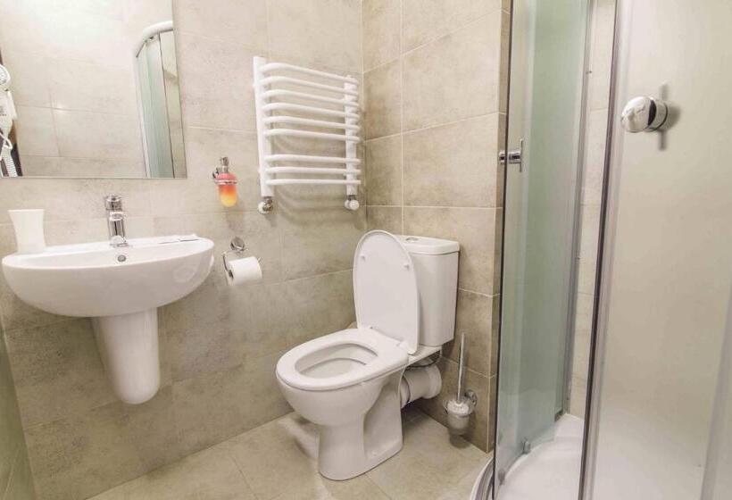 اتاق استاندارد, Zinedine Sport