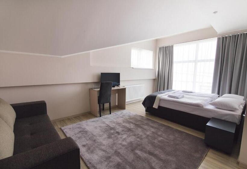 سوییت جونیور, Zinedine Sport