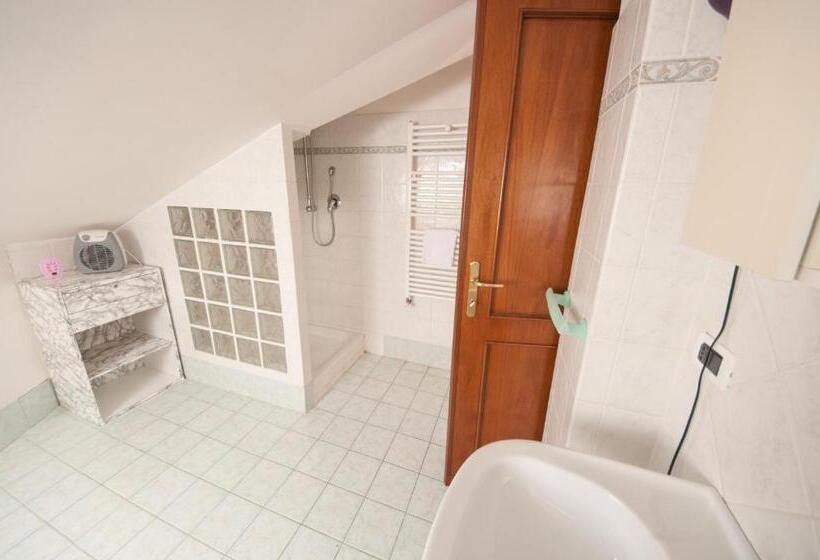 חדר סטנדרט, Alla Quercia