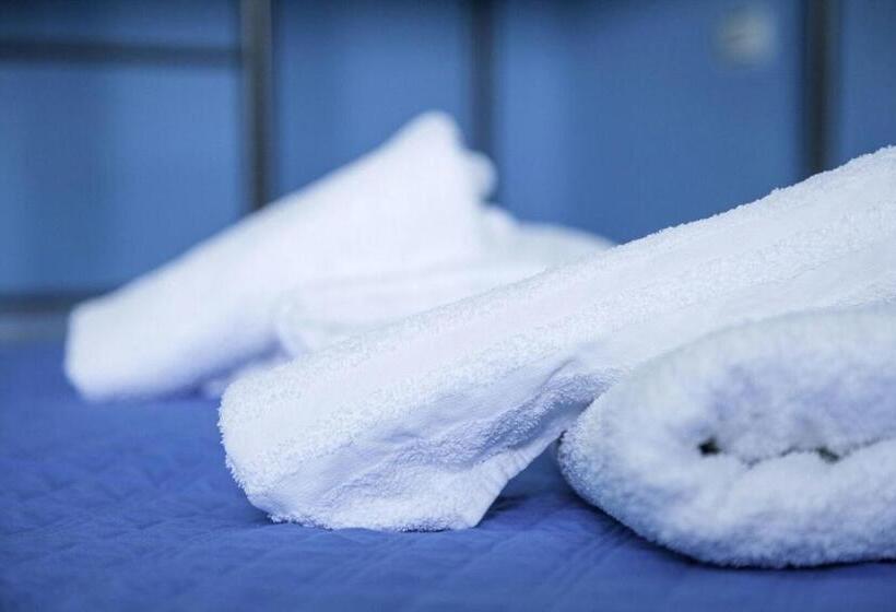 اتاق خانوادگی, I Girasoli Srls