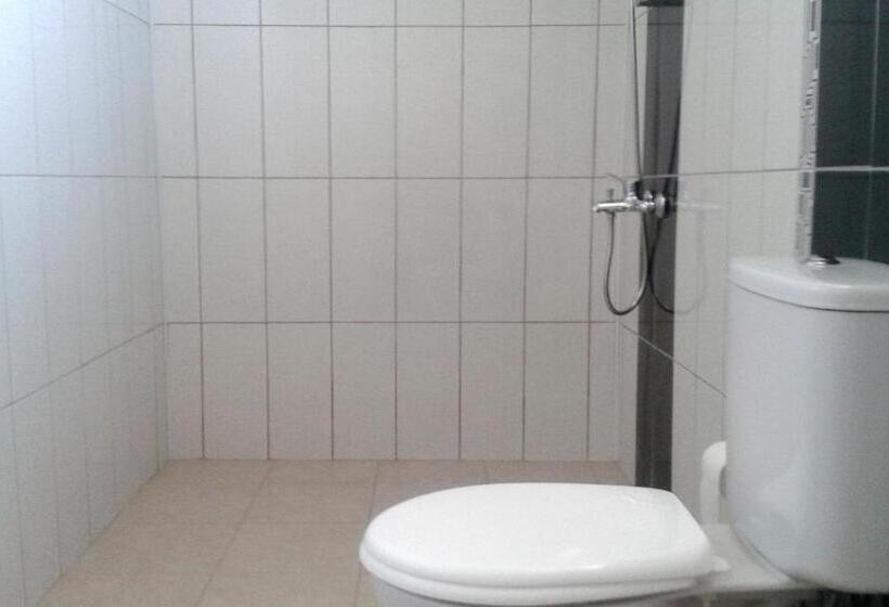 חדר סטנדרט, Nostalgia World