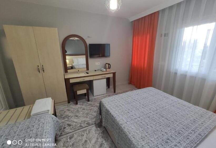 חדר סטנדרט, Nostalgia World