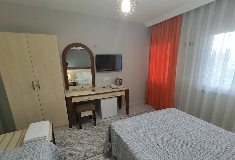 חדר סטנדרט, Nostalgia World