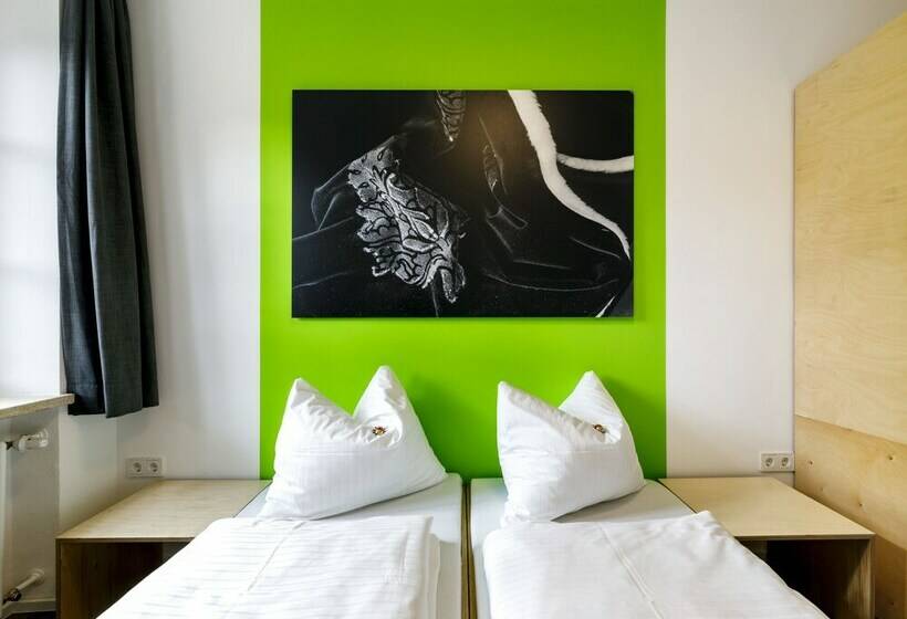 Номер Стандарт, Jugendherberge Burghausen