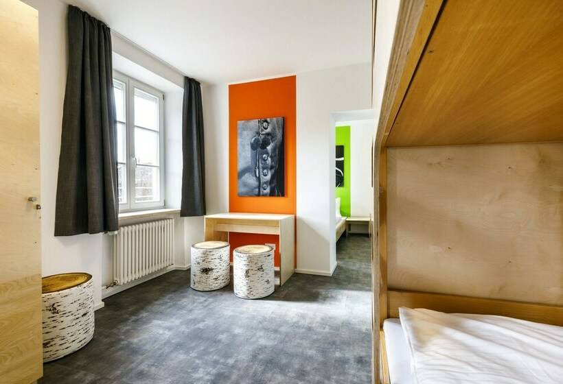 Семейный Номер, Jugendherberge Burghausen