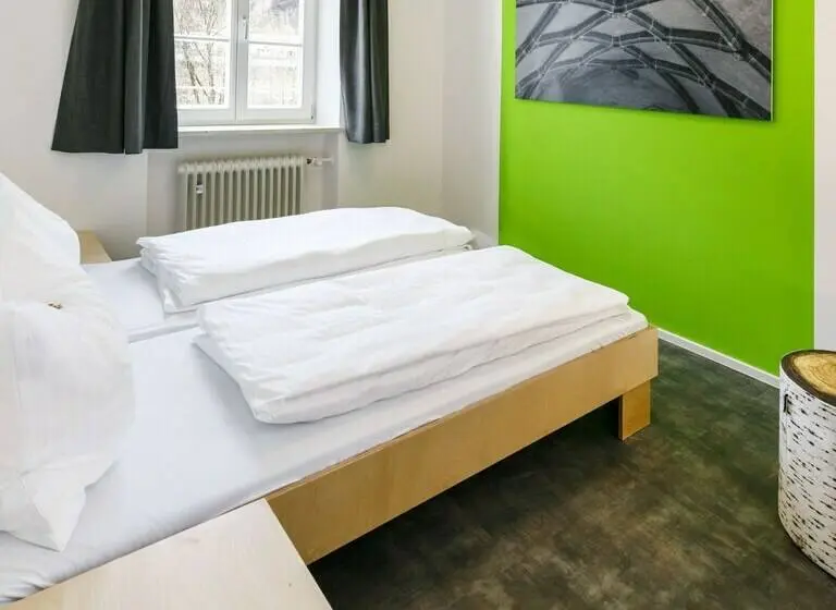 اتاق استاندارد, Jugendherberge Burghausen