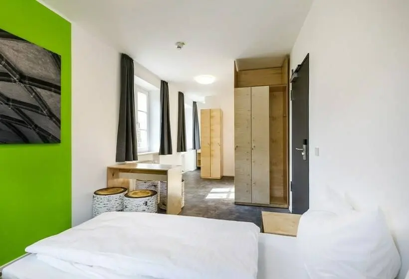 اتاق استاندارد چهار تخته, Jugendherberge Burghausen