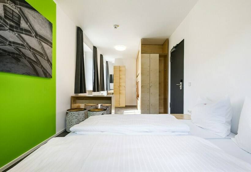 Четырехместный Номер Стандарт, Jugendherberge Burghausen