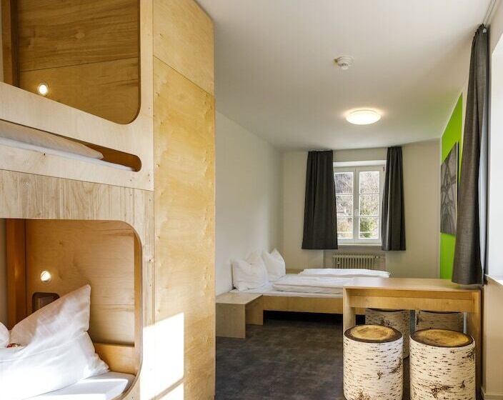 Четырехместный Номер Стандарт, Jugendherberge Burghausen
