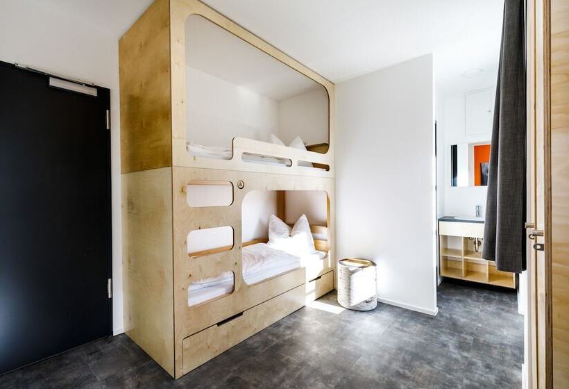 Кровать в Общей Комнате, Jugendherberge Burghausen