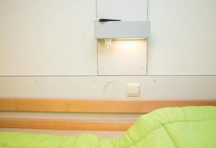 اتاق استاندارد چهار تخته, Hostel Bruegel